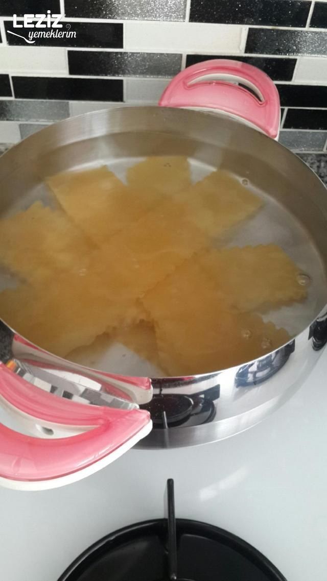 Kıymalı Lazanya Tarifi