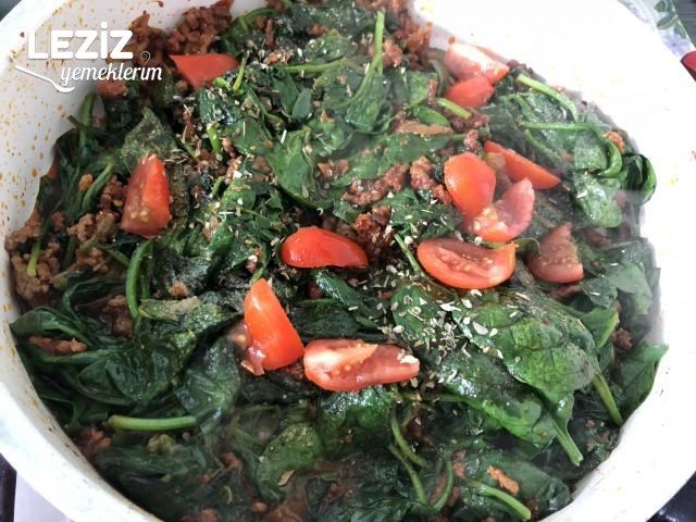 Cherry Domatesli Kıymalı Ispanak Yemeği