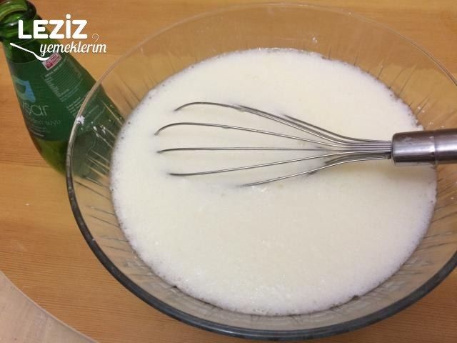 Su Böreği Tadında Sodalı Börek