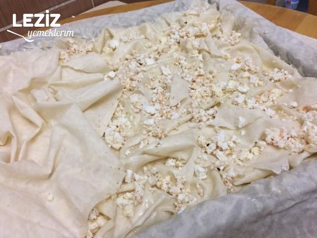 Su Böreği Tadında Sodalı Börek