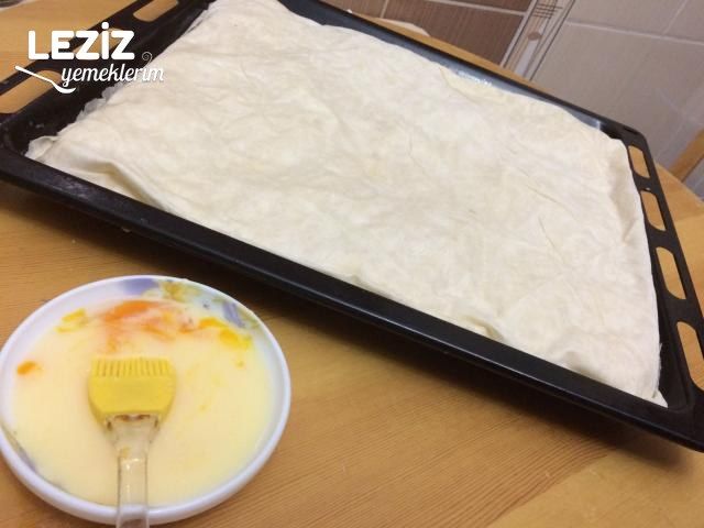 Su Böreği Tadında Sodalı Börek