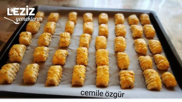 Kaşar Peynirli Kuru Pasta