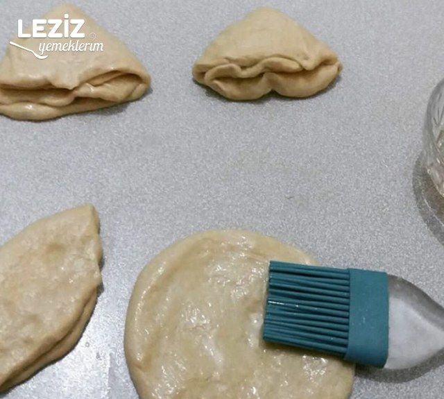 Kaşarlı Salamlı Poğaça