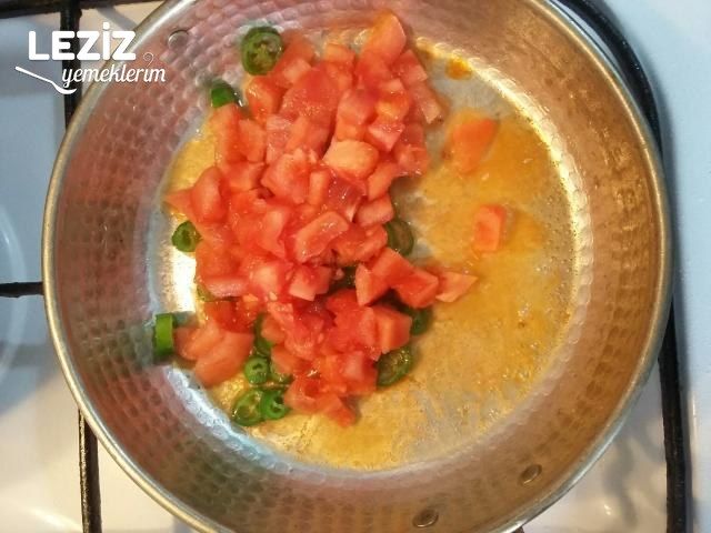 Tost Ekmeği Yatağında Sebzeli Omlet