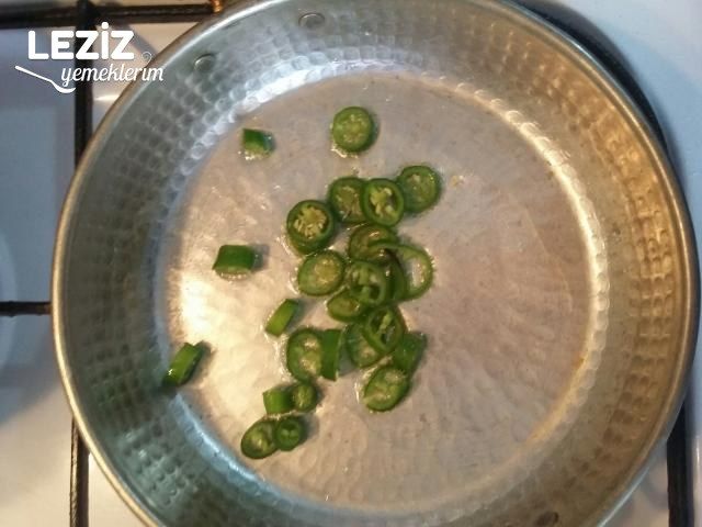 Tost Ekmeği Yatağında Sebzeli Omlet