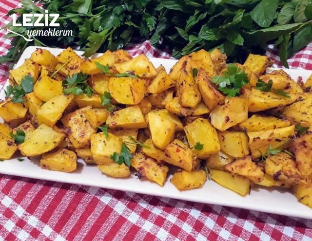 Yoğurtlu Soslu Lezzet Küpü Patatesler