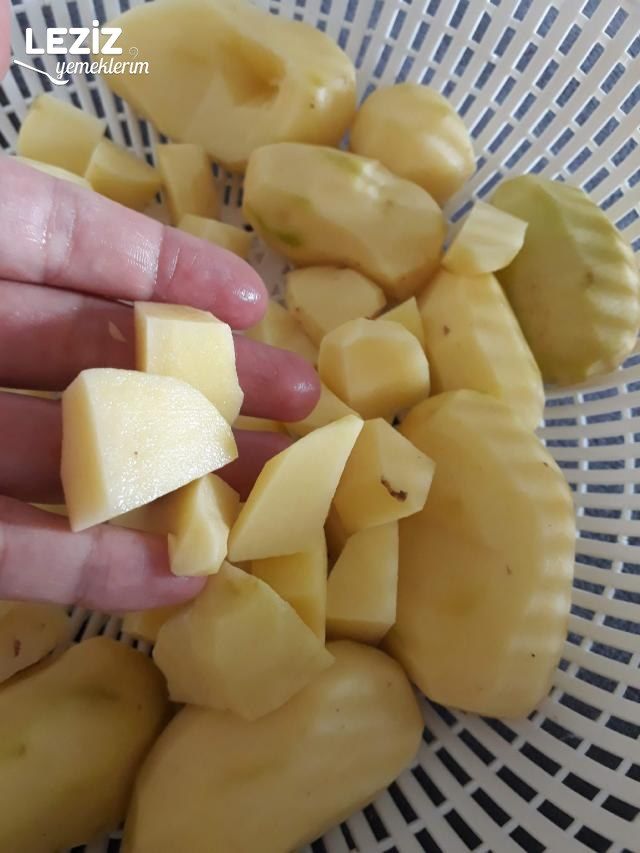 Yoğurtlu Soslu Lezzet Küpü Patatesler