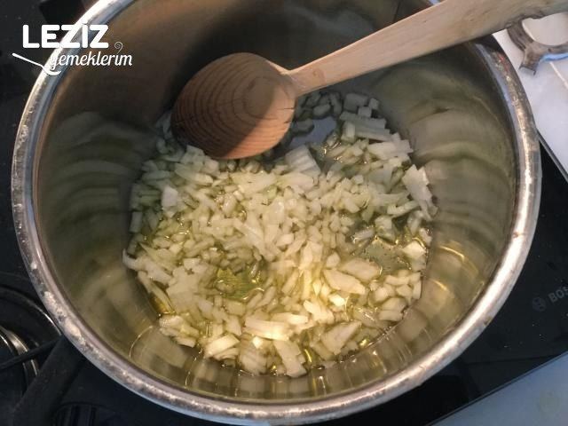 Etli Nohutlu Kereviz Sapı Yemeği