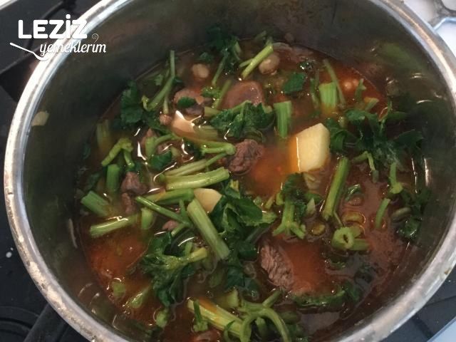 Etli Nohutlu Kereviz Sapı Yemeği