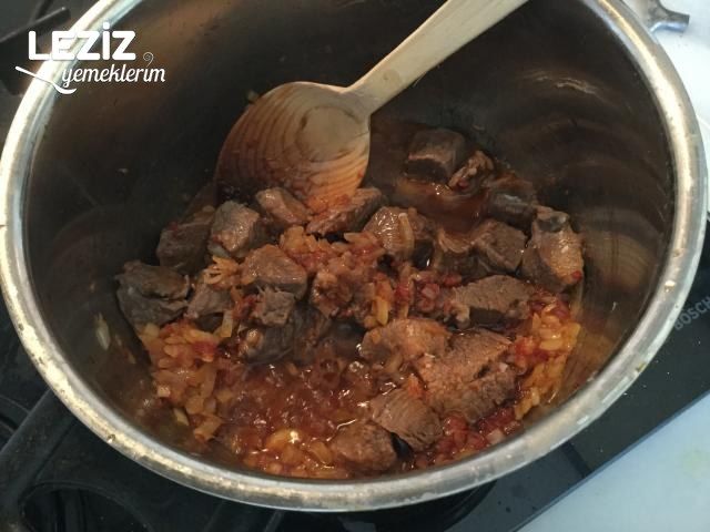 Etli Nohutlu Kereviz Sapı Yemeği