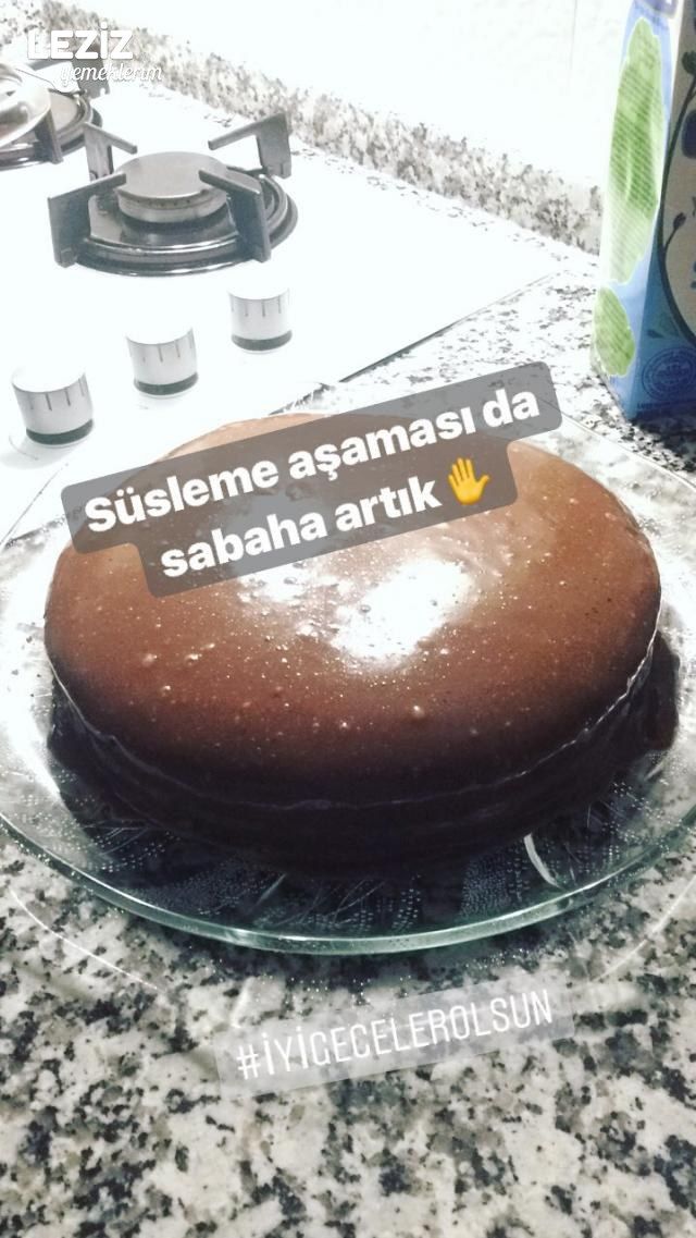 Kakaolu Çilekli Pasta