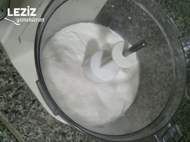 Enfes Tadıyla Çok Pratik Piramit Pasta