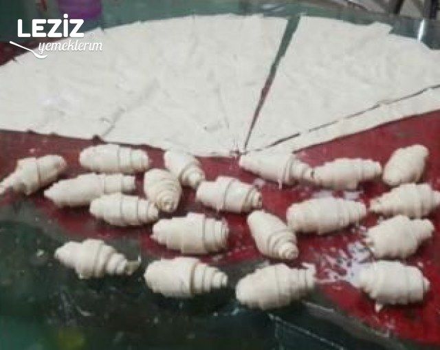 Çok Lezzetli Kruvasan Börek