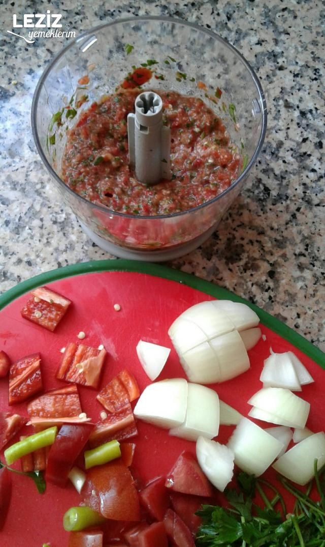 Lahmacun Harcı Nasıl Hazırlanır?