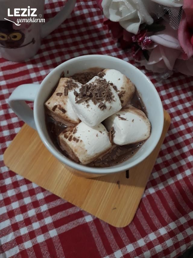 Onsuz Kış Olmaz: Marsmelowlu Sıcak Çikolata