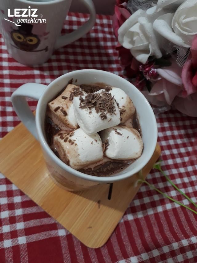 Onsuz Kış Olmaz Marsmelowlu Sıcak Çikolata Leziz Yemeklerim