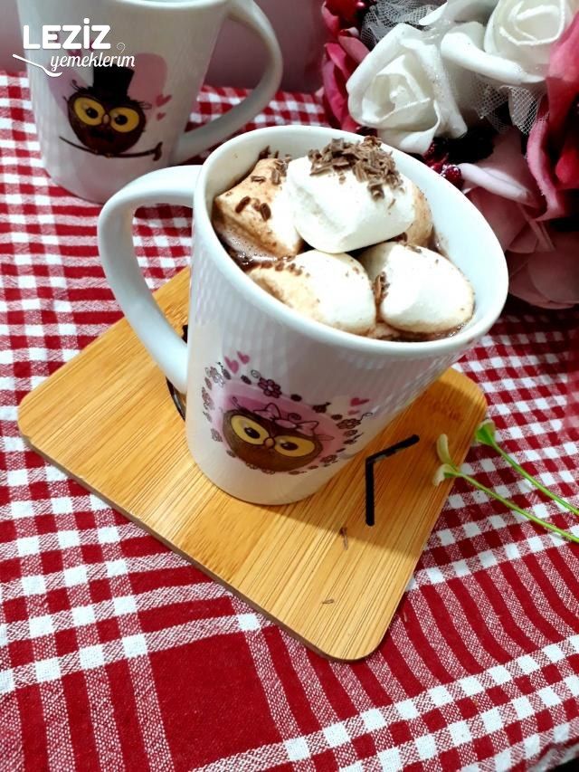 Onsuz Kış Olmaz: Marsmelowlu Sıcak Çikolata