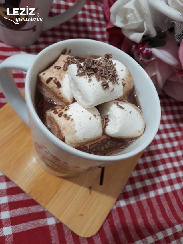 Onsuz Kış Olmaz: Marsmelowlu Sıcak Çikolata