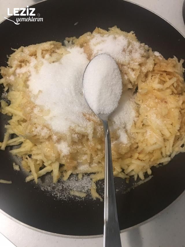 Pudingli Elma Tatlısı