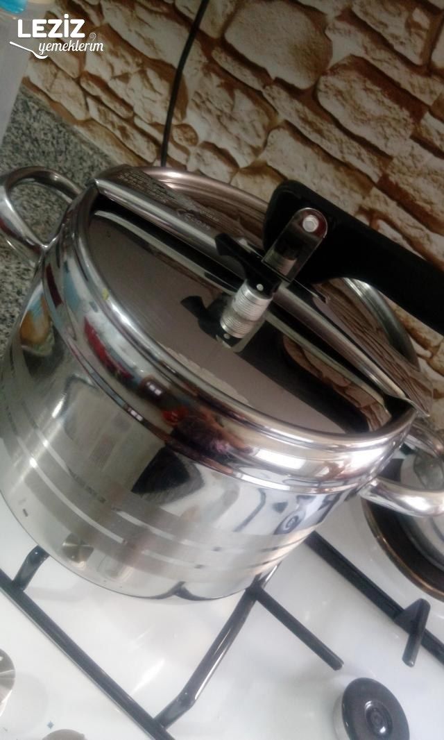 Düdüklüde Mercimek Çorbası Nasıl Yapılır