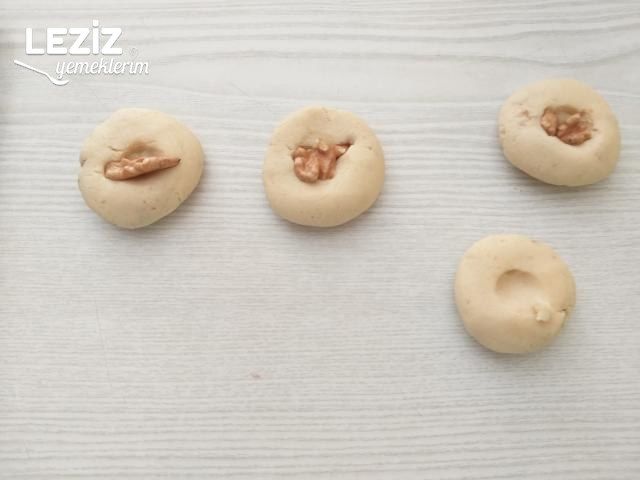 Cevizli Kurabiye Nasıl Yapılır? (Püf Noktalarıyla)