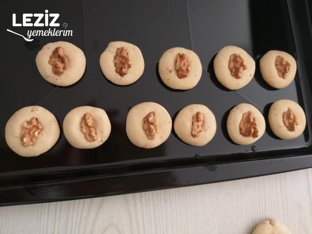 Cevizli Kurabiye Nasıl Yapılır? (Püf Noktalarıyla)