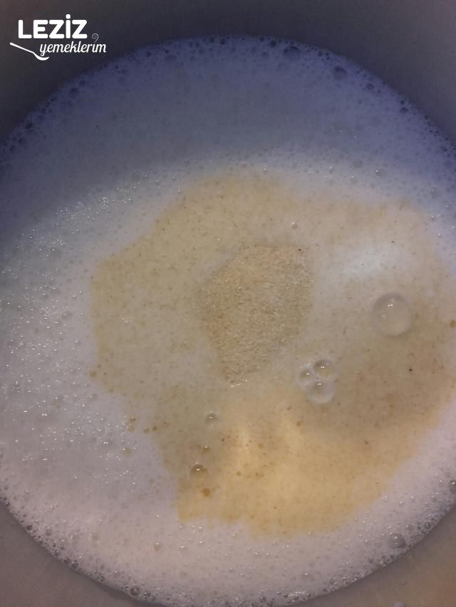 Bisküvili Sütlü İrmik Tatlısı Tarifi