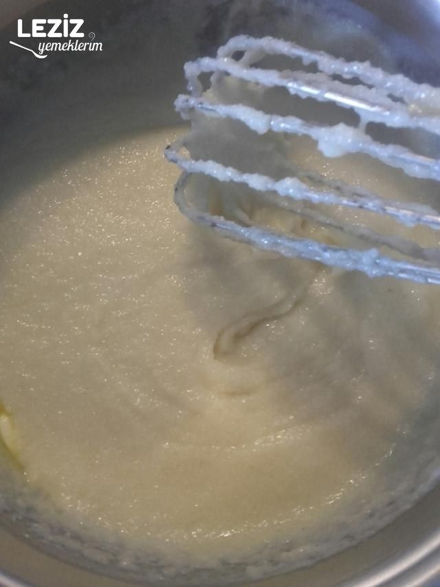 Bisküvili Sütlü İrmik Tatlısı Tarifi