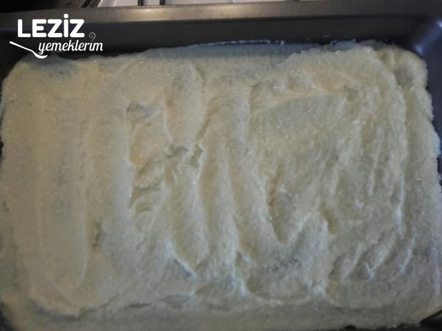 Bisküvili Sütlü İrmik Tatlısı Tarifi