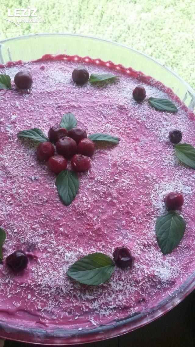 Vişneli Kakaolu İrmik Tatlısı