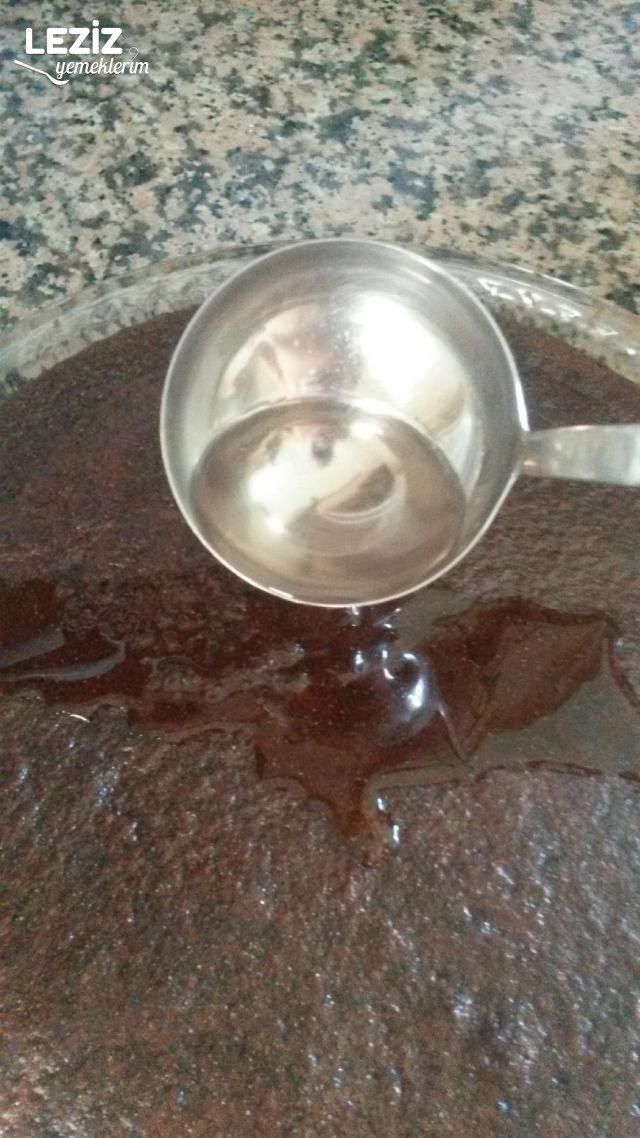 Vişneli Kakaolu İrmik Tatlısı