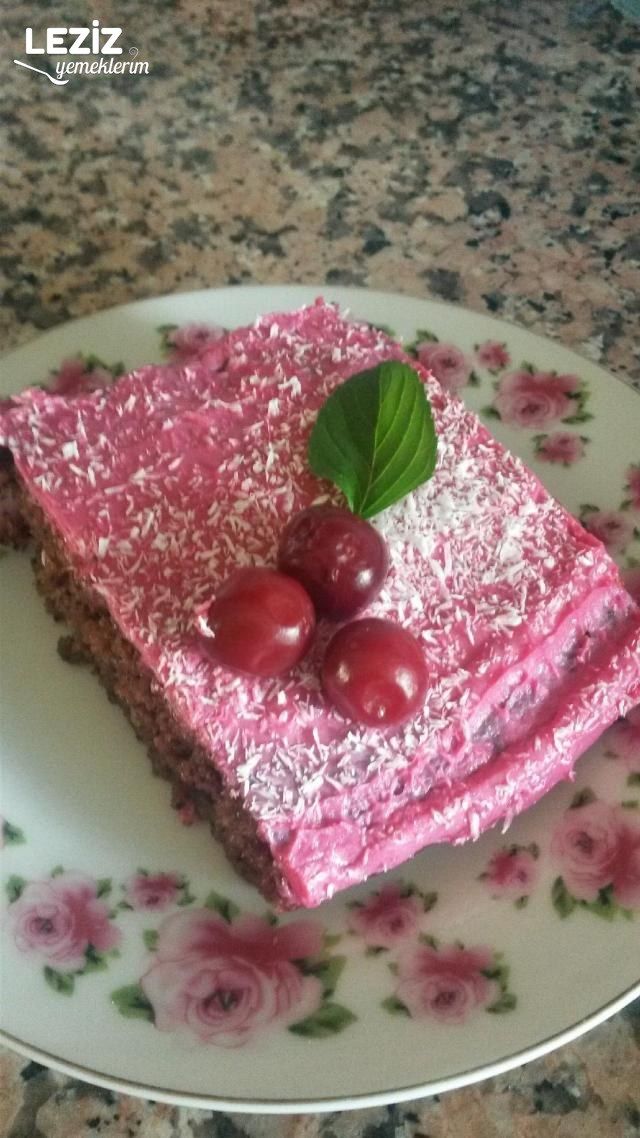 Vişneli Kakaolu İrmik Tatlısı