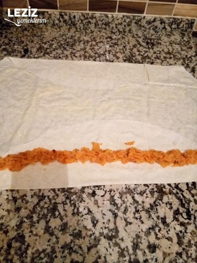 Hazır Yufkadan Nefis Kol Böreği