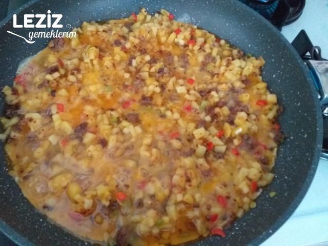 Kıymalı Biberli Patatesli Yumurta