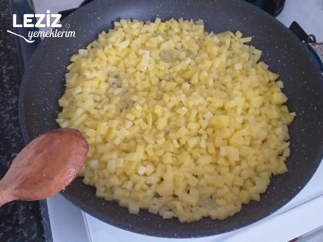 Kıymalı Biberli Patatesli Yumurta