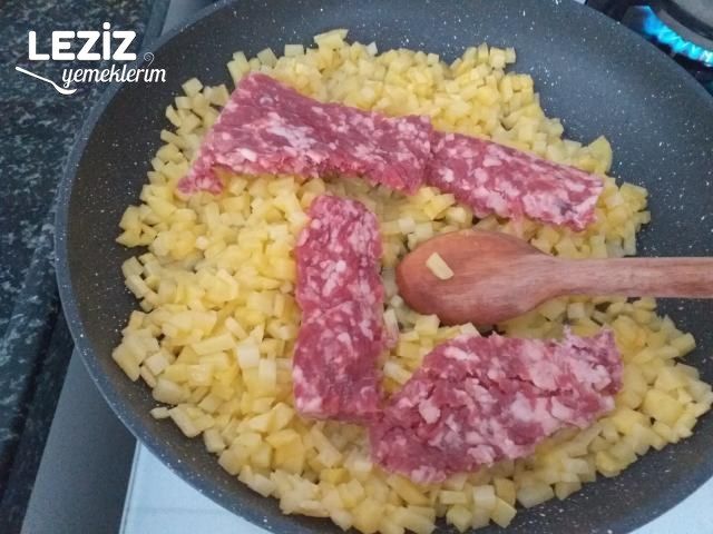 Kıymalı Biberli Patatesli Yumurta
