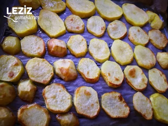 Patatesli Tepsi Kebabı Nasıl Yapılır?