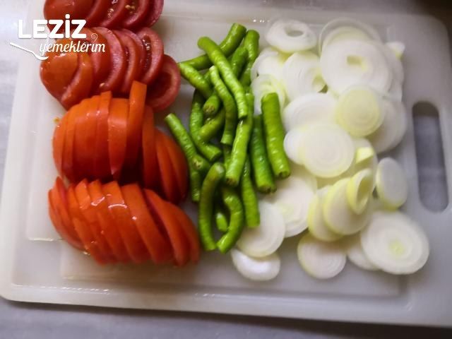 Patatesli Tepsi Kebabı Nasıl Yapılır?