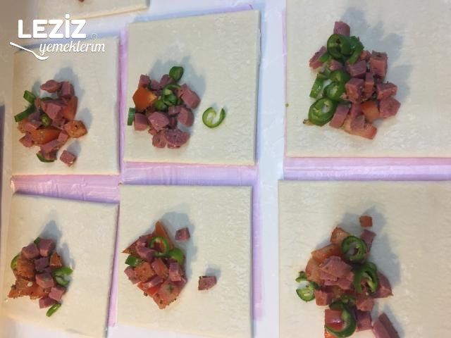 Sosisli Milföy Börek Tarifi, Nasıl Yapılır