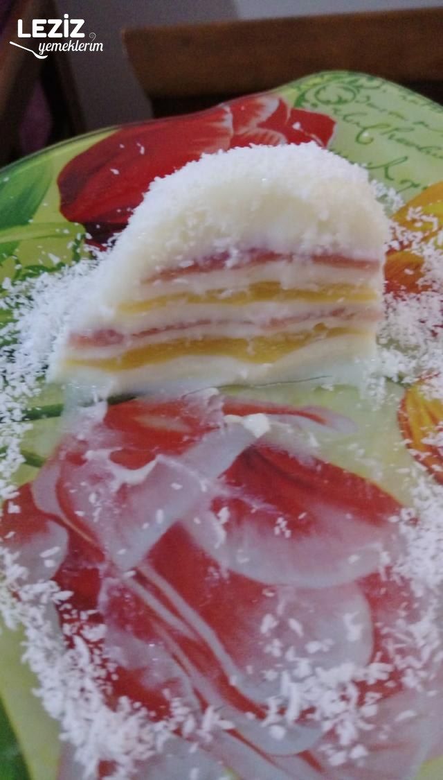 Vişneli Kayısılı Renkli Puding