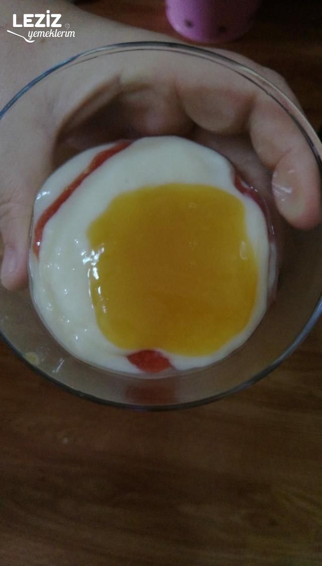 Vişneli Kayısılı Renkli Puding