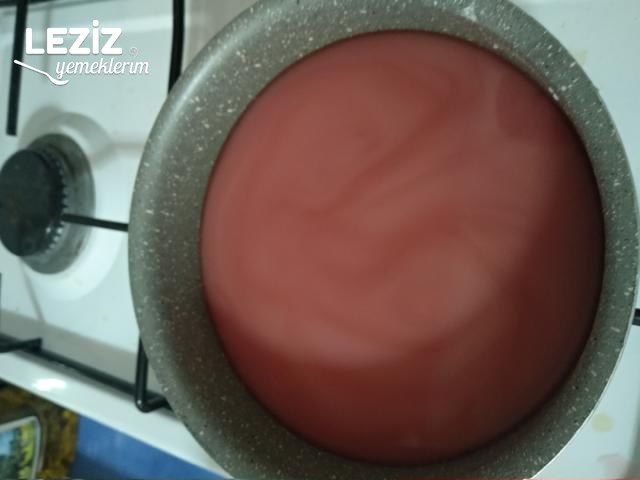 Vişneli Kayısılı Renkli Puding