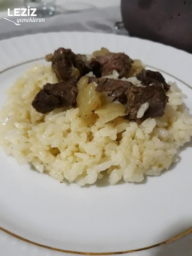 Pilav Eşliğinde Tas Kebabı