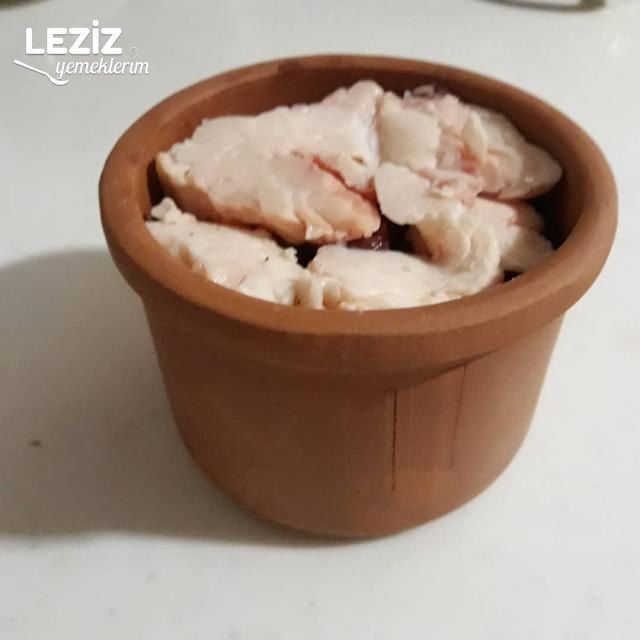 Pilav Eşliğinde Tas Kebabı