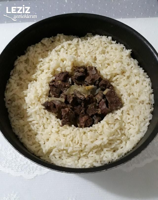 Pilav Eşliğinde Tas Kebabı