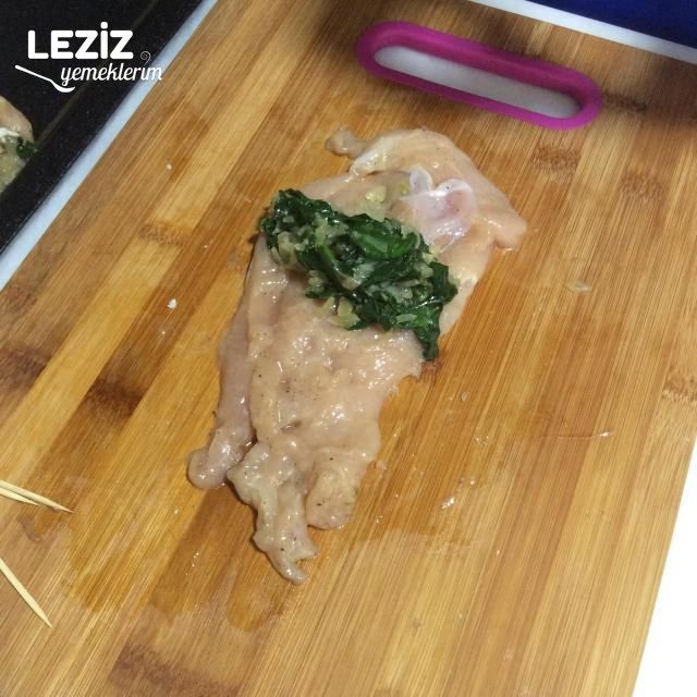 Soyalı Ispanaklı Tavuk Göğüs Rulo