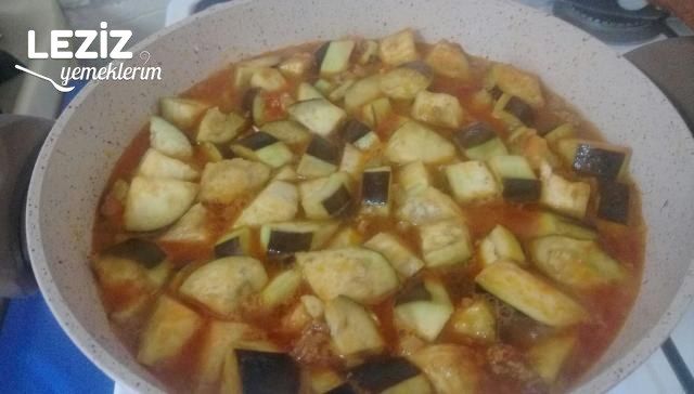Kıymalı Patlıcan Yemeği Tarifi