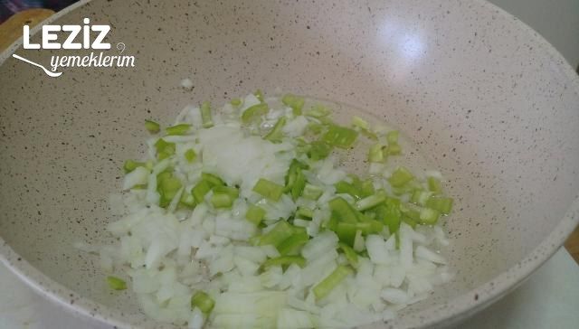 Kıymalı Patlıcan Yemeği Tarifi