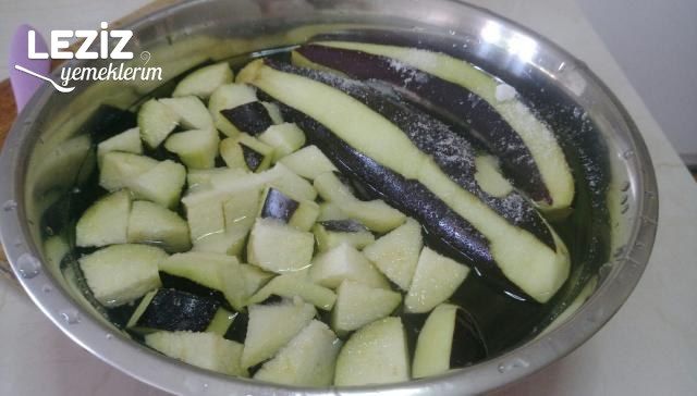 Kıymalı Patlıcan Yemeği Tarifi