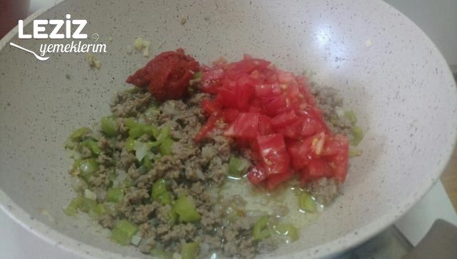 Kıymalı Patlıcan Yemeği Tarifi